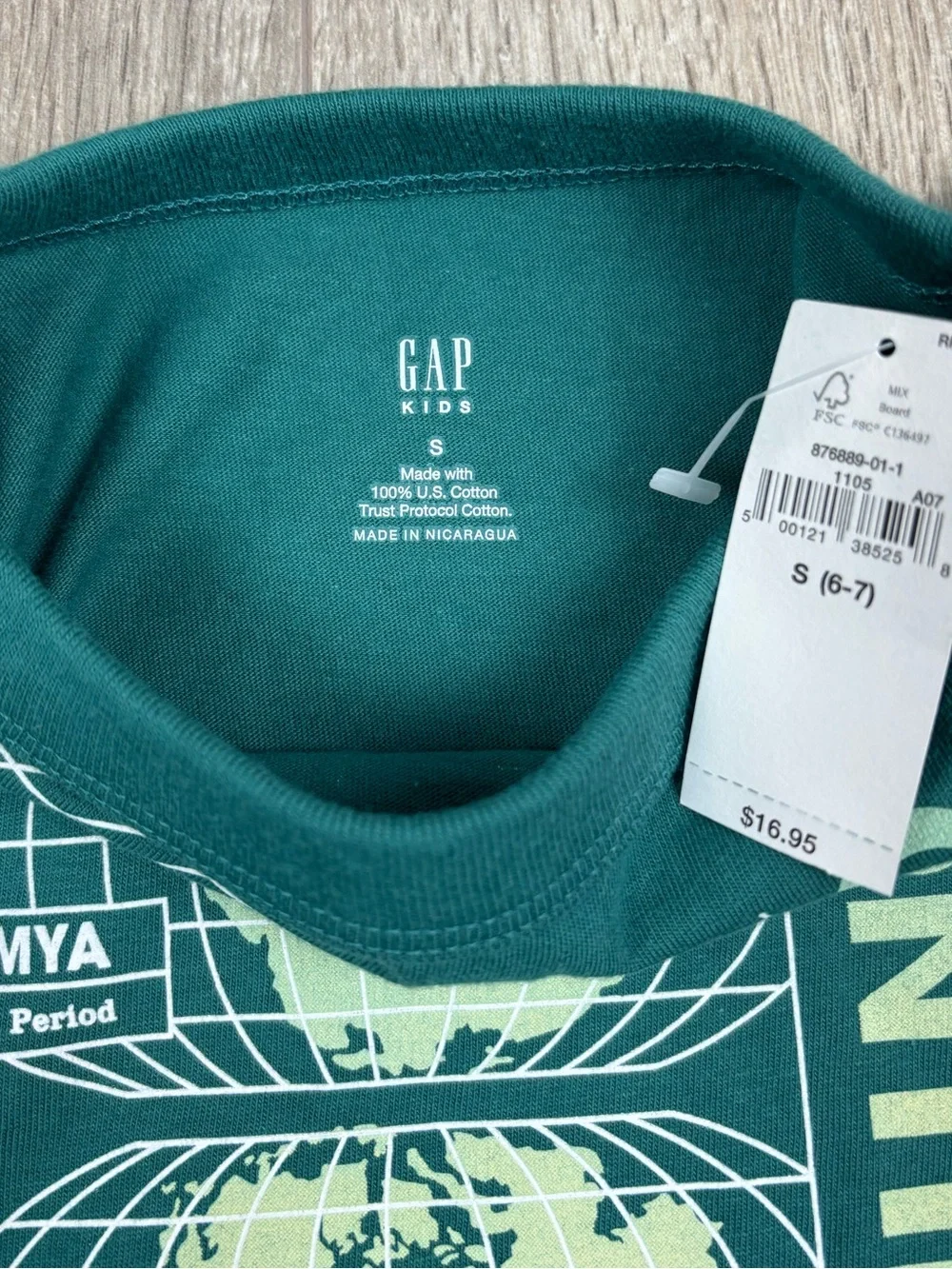 GAP Continental Drift Tee Shirt Small 6/7 NWT